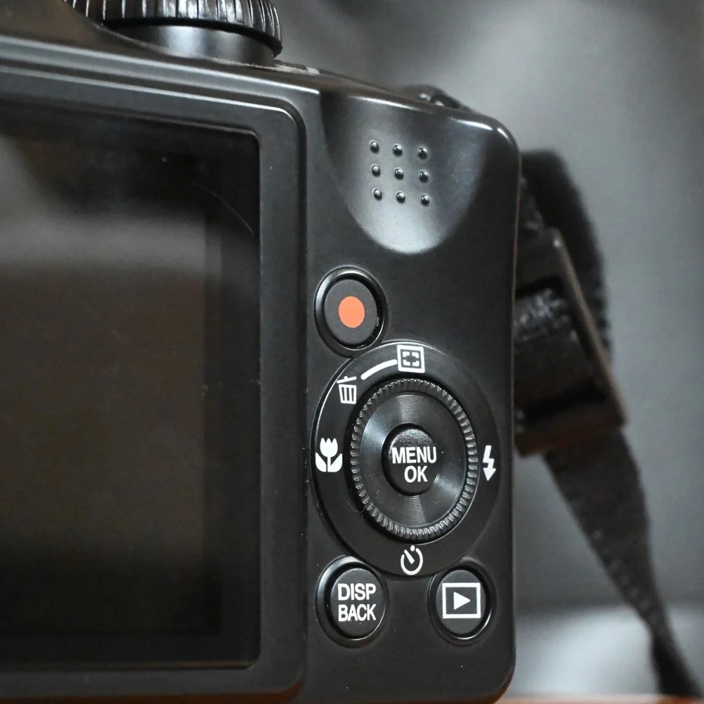 Fujifilm Finepix S6800 Solid Black Digital Camera With Blk/Wht Camera Strap